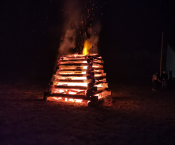 Aktuality / Májový táborák - foto